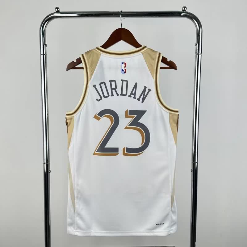 Chicago Bulls 24/25 White City Basketball Jersey (Hot Press)