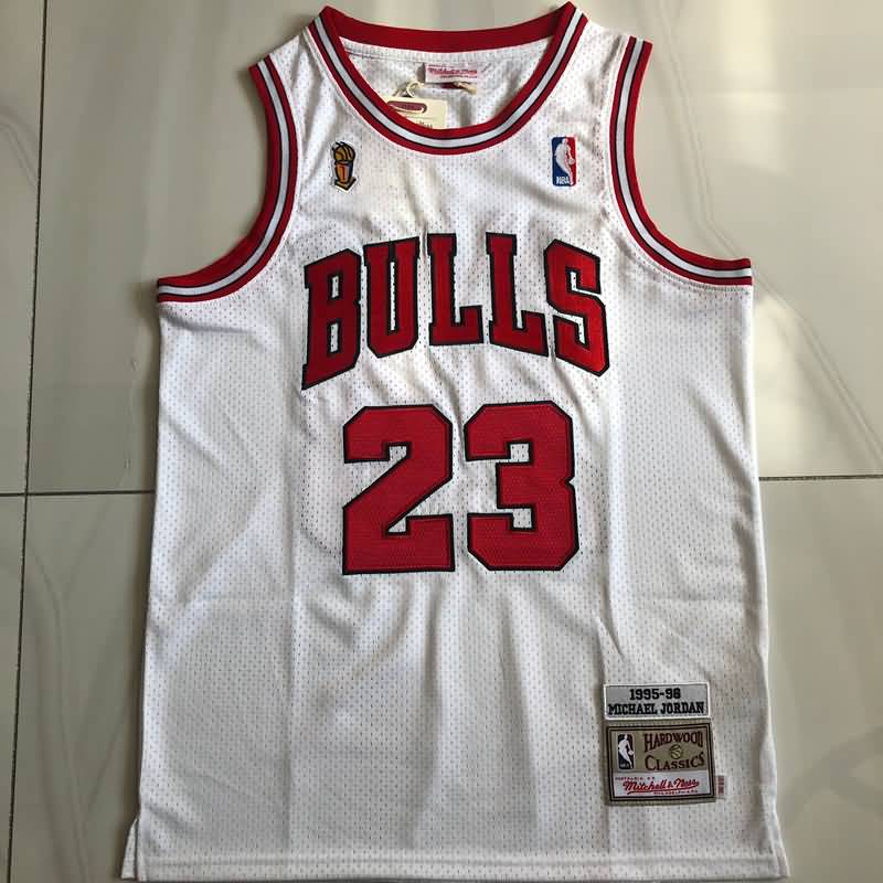 Chicago Bulls 1995/96 JORDAN #23 White Champion Classics Basketball Jersey (Closely Stitched)