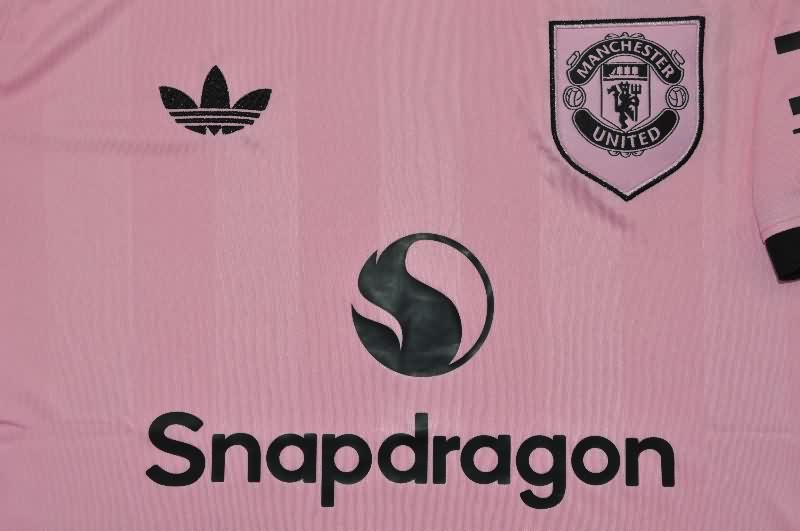 AAA(Thailand) Manchester United 25/26 Goalkeeper Pink Soccer Jersey