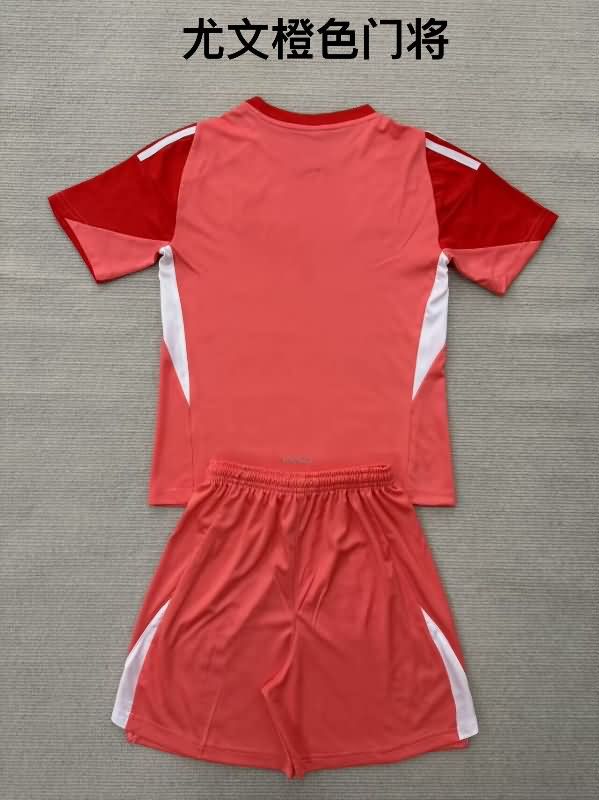 Juventus 25/26 Kids Goalkeeper Red Soccer Jersey And Shorts