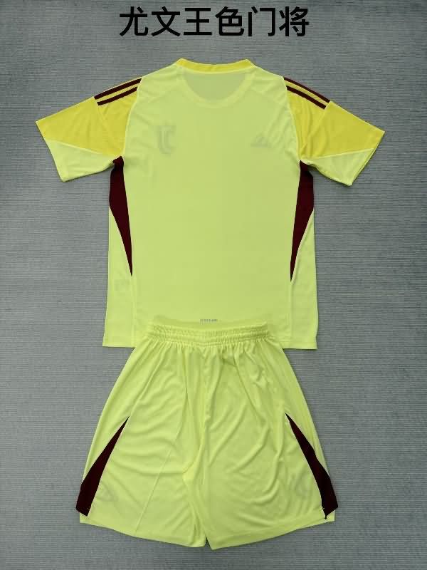 Juventus 25/26 Kids Goalkeeper Yellow Soccer Jersey And Shorts