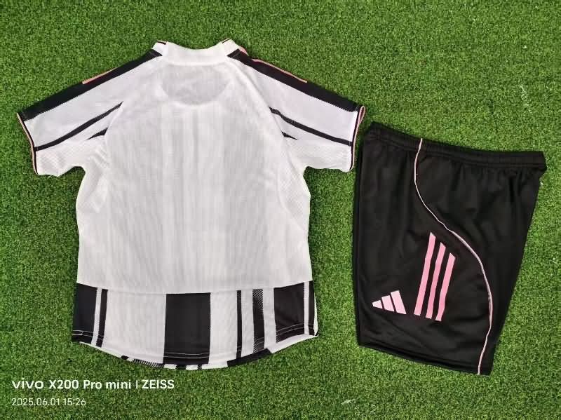 Juventus 25/26 Kids Home Soccer Jersey And Shorts (Player)