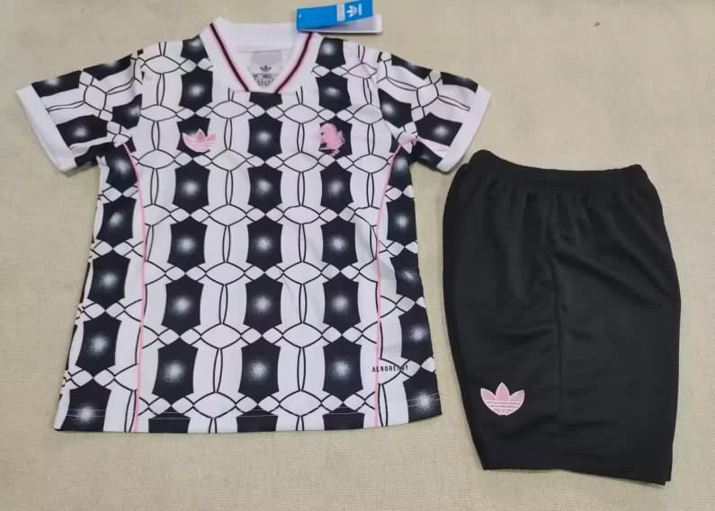 Juventus 25/26 Kids Training Soccer Jersey And Shorts