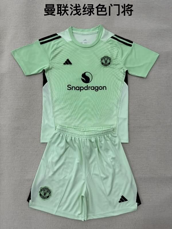 Manchester United 25/26 Kids Goalkeeper Green Soccer Jersey And Shorts 02