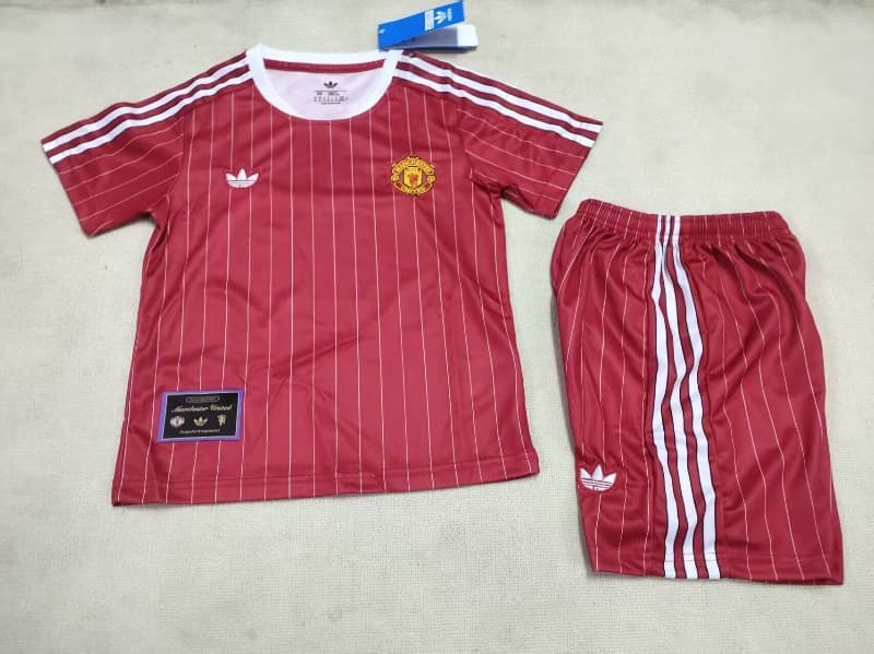 Manchester United 25/26 Kids Red Soccer Jersey And Shorts 02