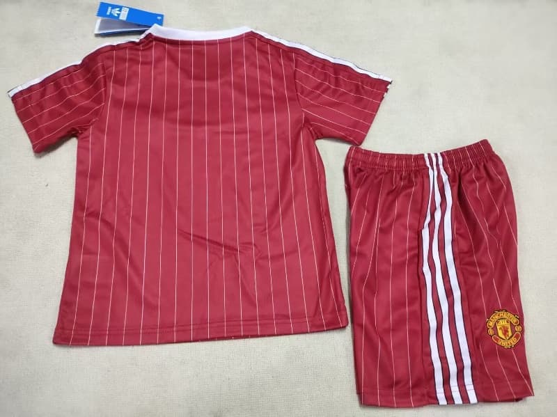 Manchester United 25/26 Kids Red Soccer Jersey And Shorts 02