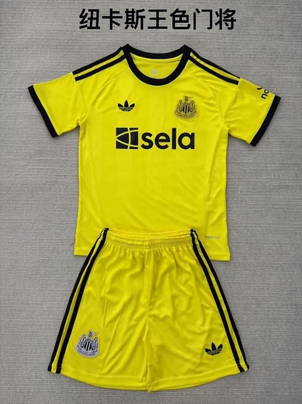 Newcastle United 25/26 Kids Goalkeeper Yellow Soccer Jersey And Shorts