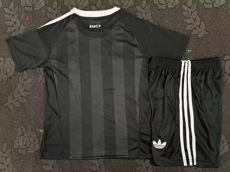 Real Madrid 25/26 Kids Goalkeeper Black Soccer Jersey And Shorts Leaked