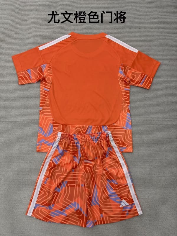 Juventus 26/27 Kids Goalkeeper Orange Soccer Jersey And Shorts
