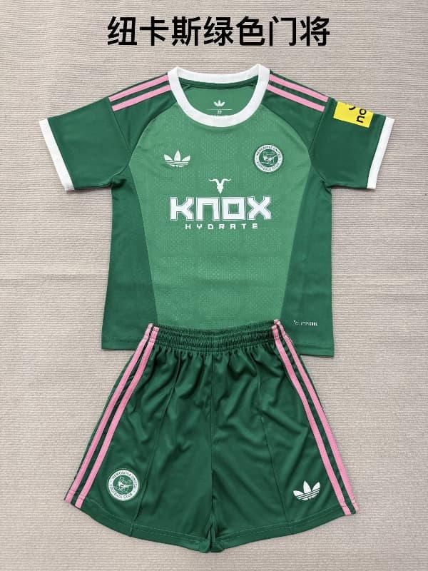 Newcastle United 26/27 Kids Goalkeeper Green Soccer Jersey And Shorts Newcastle United 26/27 Kids Goalkeeper Green Soccer Jersey And Shorts