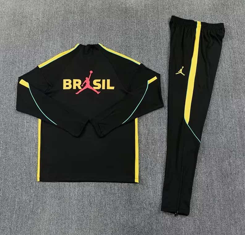 AAA(Thailand) Brazil 2026 Black Soccer Tracksuit 02