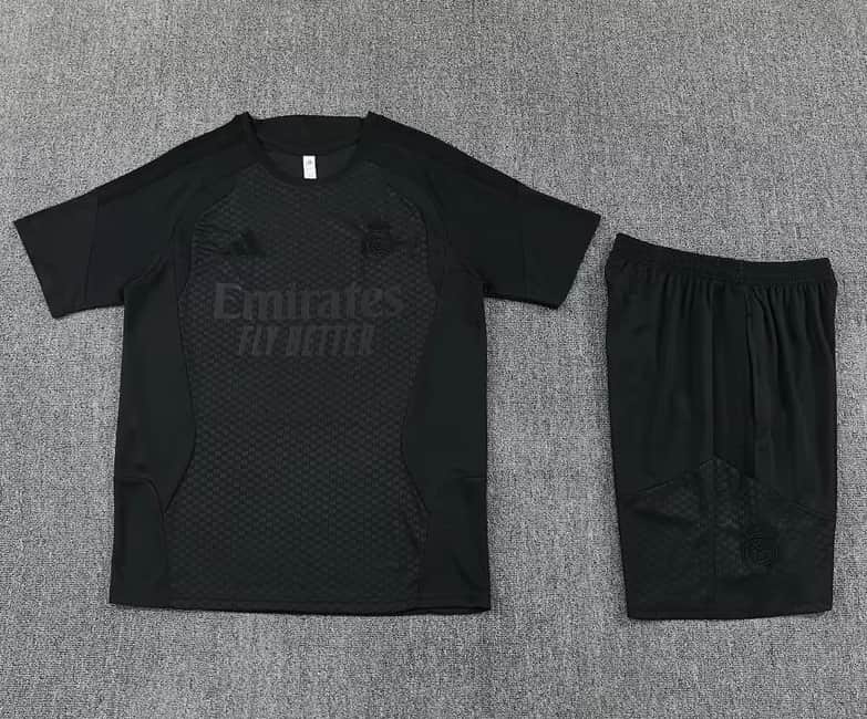 AAA(Thailand) Real Madrid 26/27 Black Soccer Training Sets AAA(Thailand) Real Madrid 26/27 Black Soccer Training Sets