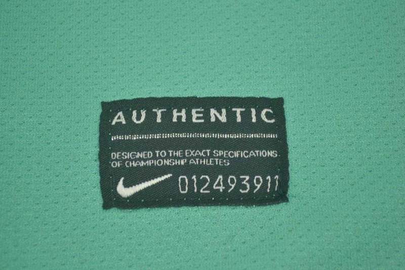 AAA(Thailand) Barcelona 2010/11 Away Retro Soccer Jersey