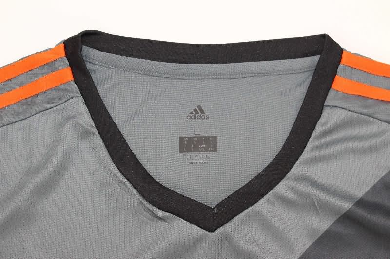 AAA(Thailand) Bayern Munich 2016/17 Away Retro Soccer Jersey