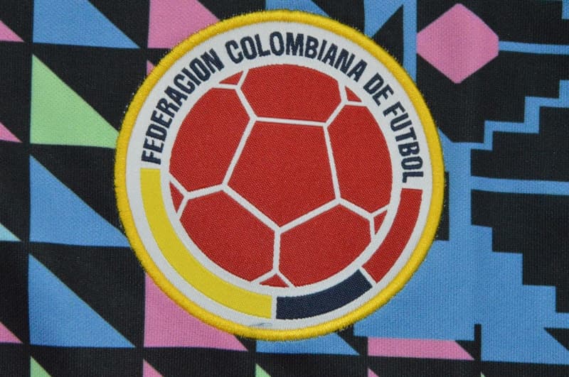 AAA(Thailand) Colombia 1990 Goalkeeper Retro Long Sleeve Soccer Jersey