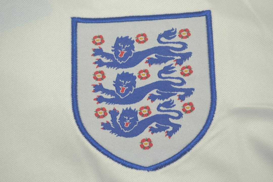 AAA(Thailand) England 1980 Home Retro Soccer Jersey