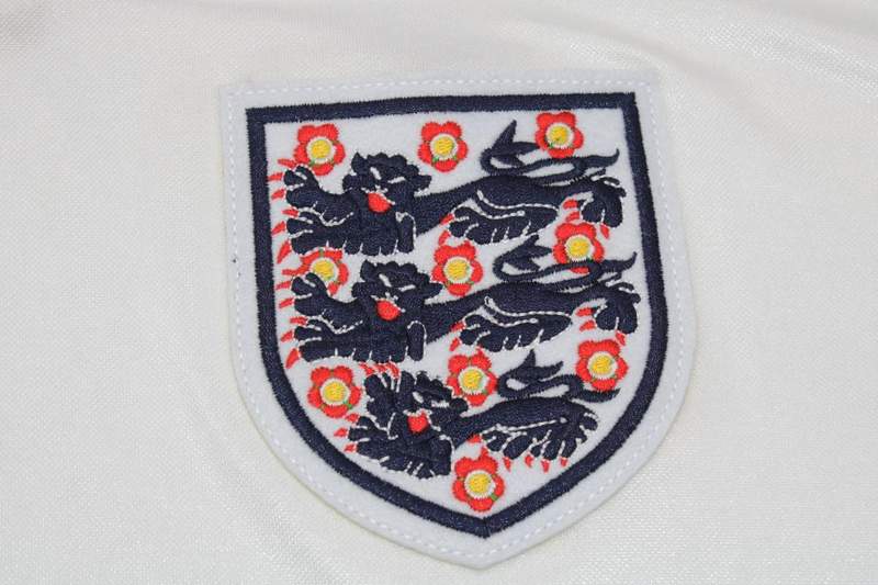 AAA(Thailand) England 1982 Home Retro Soccer Jersey