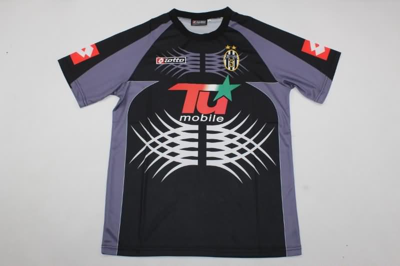 AAA(Thailand) Juventus 2001/02 Goalkeeper Black Retro Soccer Jersey