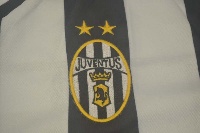 AAA(Thailand) Juventus 2001/02 Home Retro Soccer Jersey