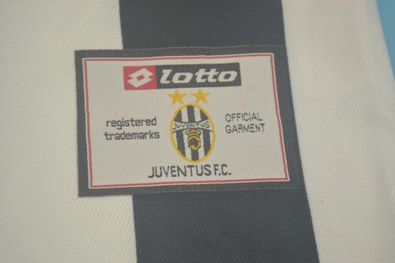 AAA(Thailand) Juventus 2001/02 Home Retro Soccer Jersey