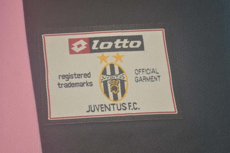 AAA(Thailand) Juventus 2002/03 Goalkeeper Pink Retro Soccer Jersey