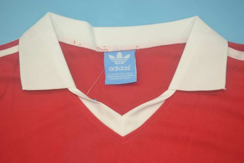 AAA(Thailand) Manchester United 1980/82 Home Retro Soccer Jersey
