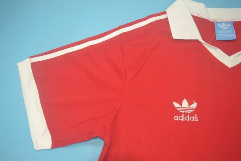 AAA(Thailand) Manchester United 1980/82 Home Retro Soccer Jersey