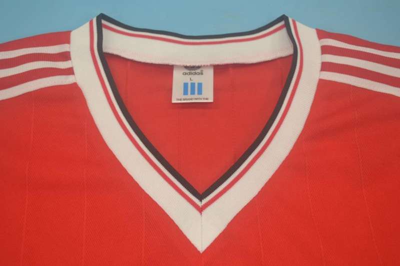 AAA(Thailand) Manchester United 1982/83 Home Retro Soccer Jersey