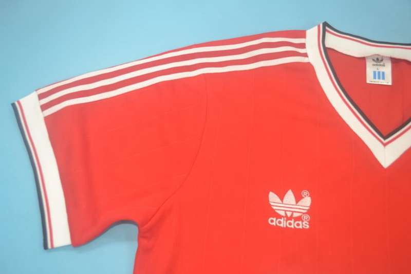 AAA(Thailand) Manchester United 1982/83 Home Retro Soccer Jersey