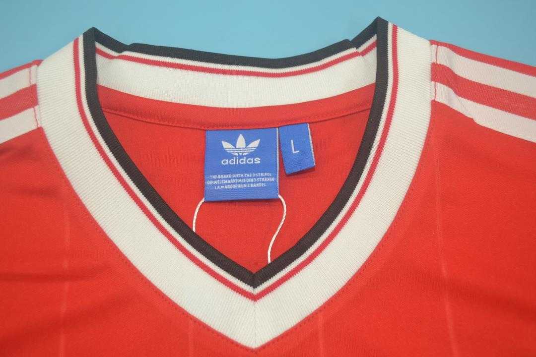 AAA(Thailand) Manchester United 1983/84 Home Retro Soccer Jersey