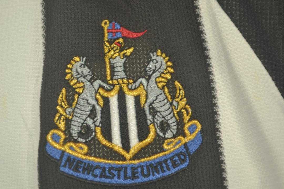 AAA(Thailand) Newcastle United 2005/06 Home Retro Soccer Jersey