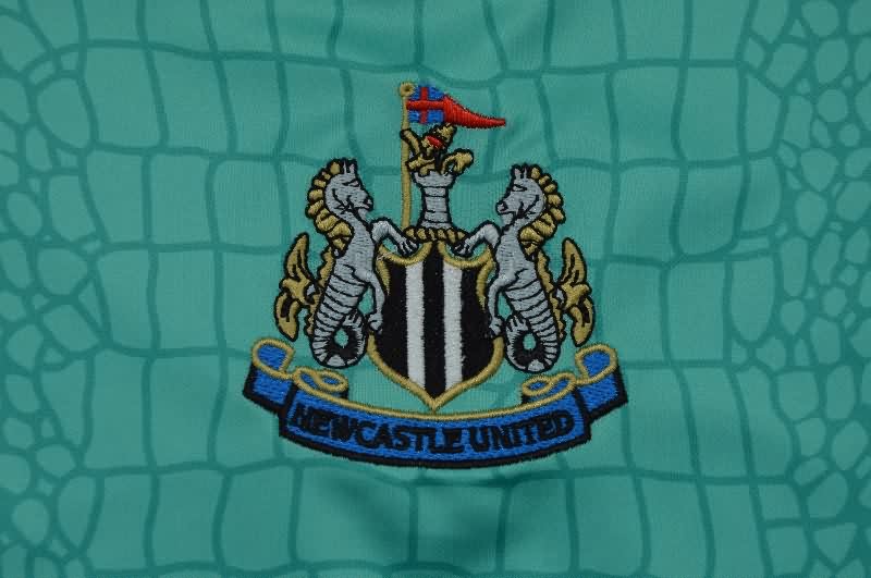 AAA(Thailand) Newcastle United 1997/98 Goalkeeper Green Long Retro Soccer Jersey