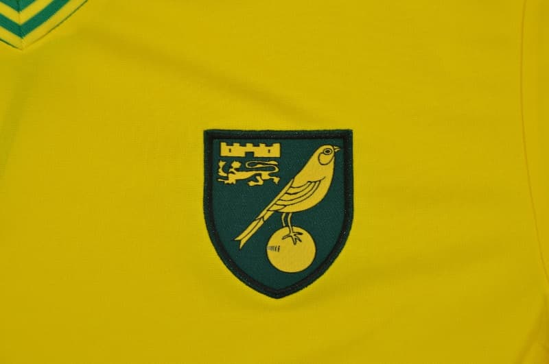 AAA(Thailand) Norwich 1976/81 Home Retro Soccer Jersey