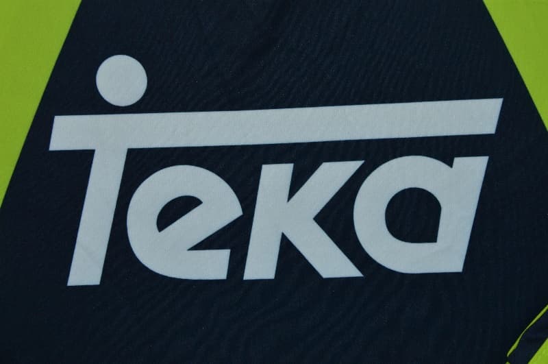 AAA(Thailand) Real Madrid 1999/00 Goalkeeper Long Retro Soccer Jersey