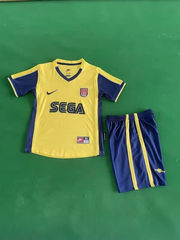 Arsenal 2000/01 Kids Away Soccer Jersey And Shorts Arsenal 2000/01 Kids Away Soccer Jersey And Shorts