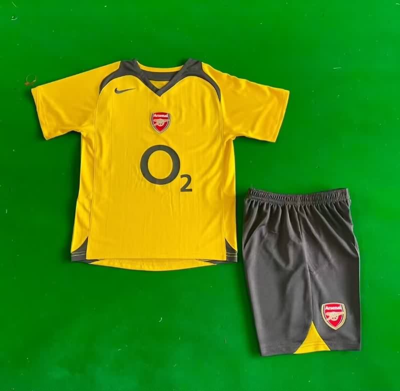 Arsenal 2005/06 Kids Away Soccer Jersey And Shorts