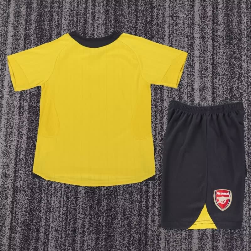 Arsenal 2005/06 Kids Away Soccer Jersey And Shorts
