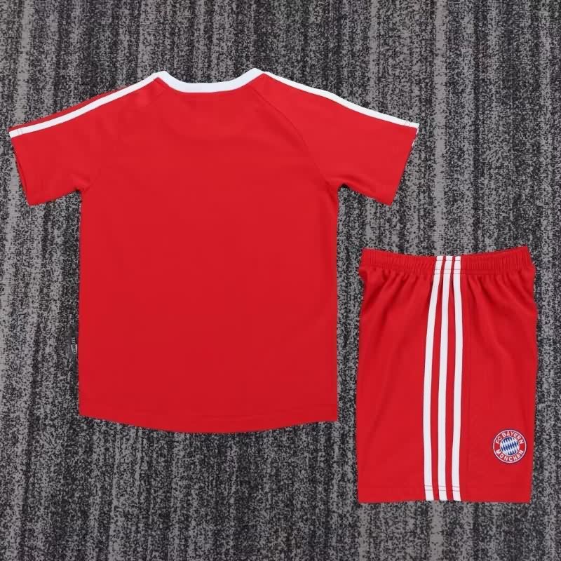 Bayern Munich 2001/02 Kids Home Soccer Jersey And Shorts