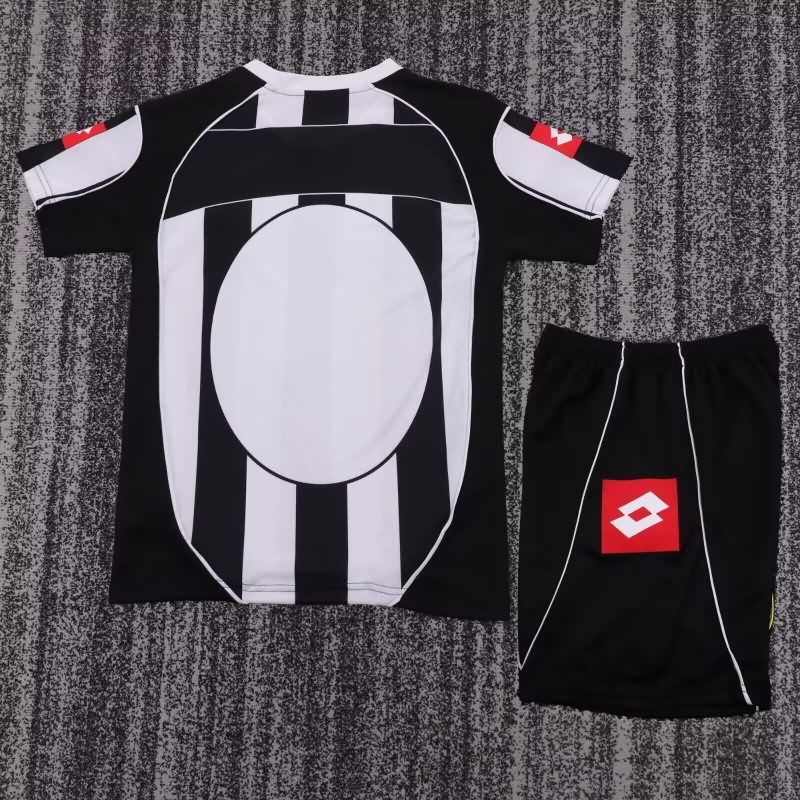 Juventus 2002/03 Kids Home Soccer Jersey And Shorts