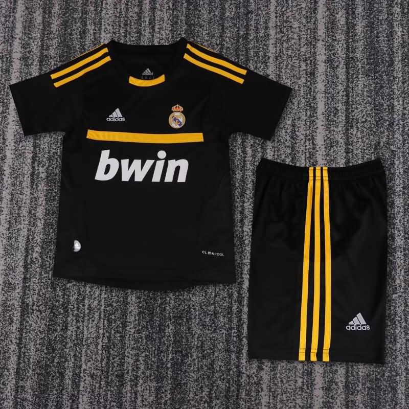 Real Madrid 2011/12 Kids Goalkeeper Black Soccer Jersey And Shorts
